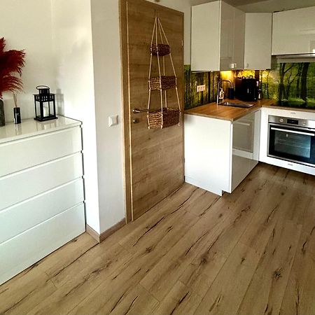 Schoene Wohnung Mit Terrasse Und Parkplatz เวลเดน อัม เวิร์ทเทอร์ซี ภายนอก รูปภาพ