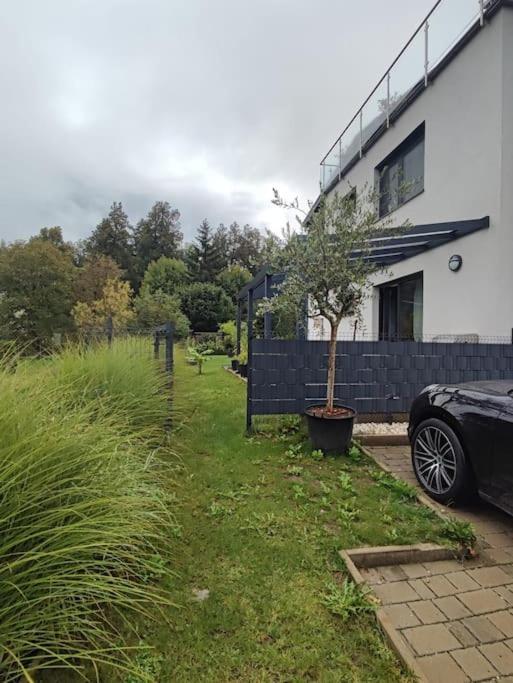Schoene Wohnung Mit Terrasse Und Parkplatz เวลเดน อัม เวิร์ทเทอร์ซี ภายนอก รูปภาพ