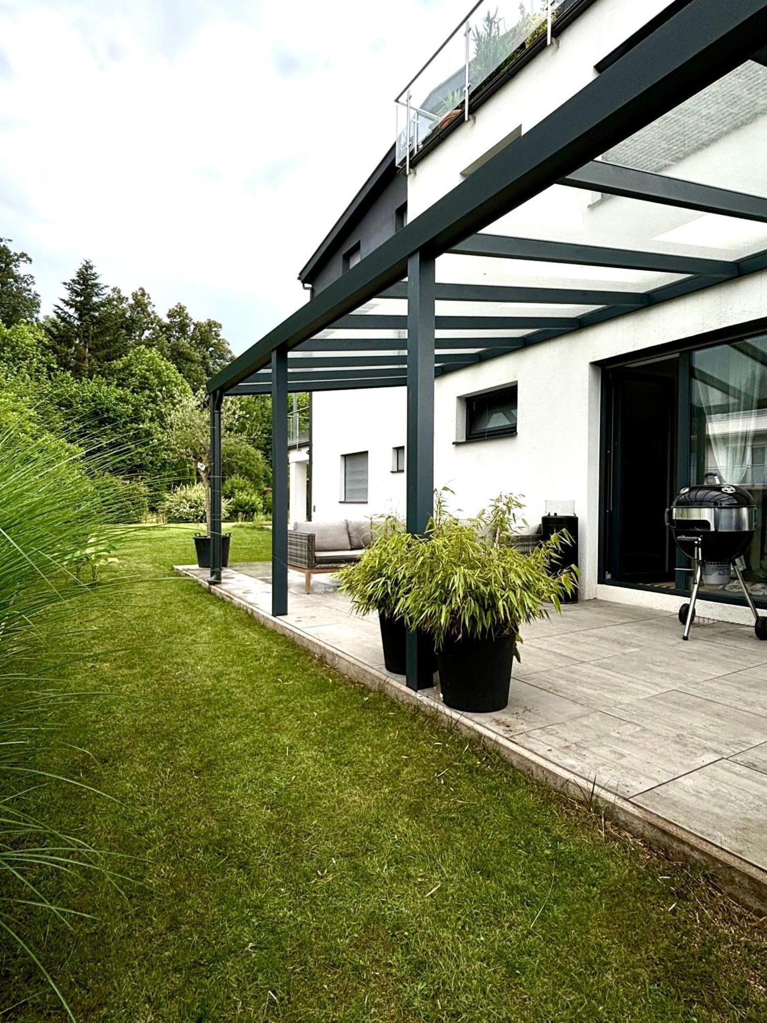 Schoene Wohnung Mit Terrasse Und Parkplatz เวลเดน อัม เวิร์ทเทอร์ซี ภายนอก รูปภาพ