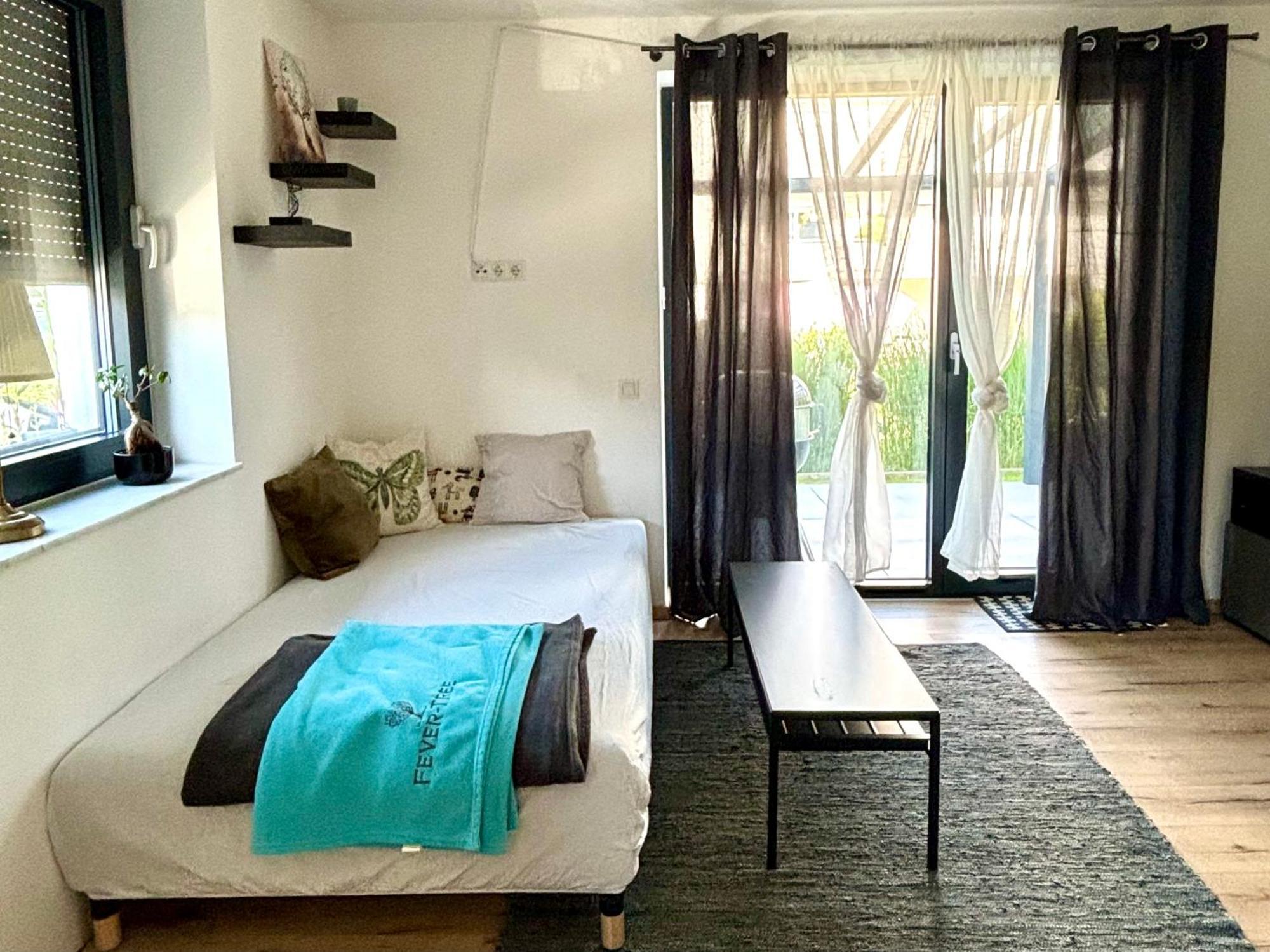 Schoene Wohnung Mit Terrasse Und Parkplatz เวลเดน อัม เวิร์ทเทอร์ซี ภายนอก รูปภาพ