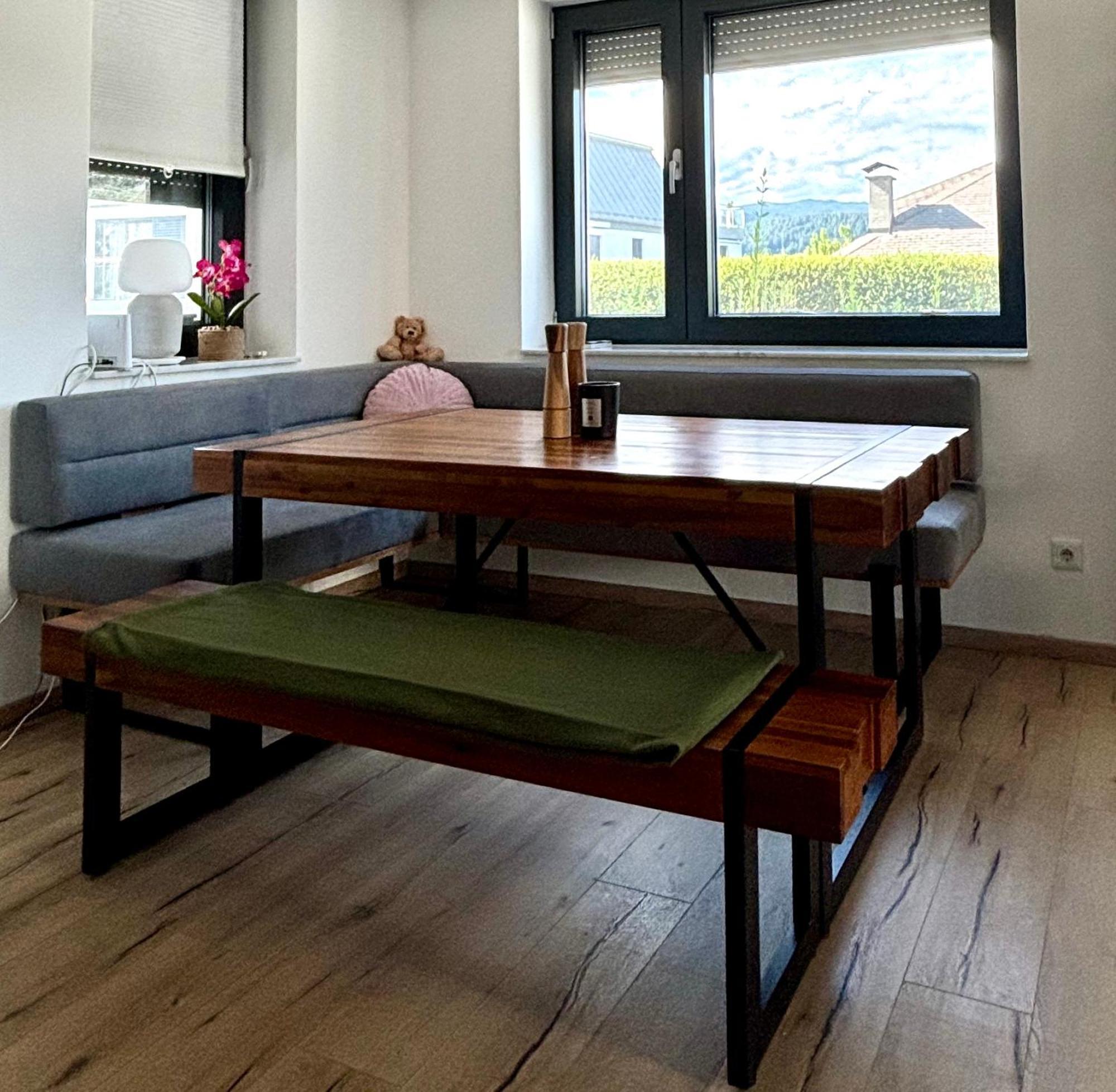 Schoene Wohnung Mit Terrasse Und Parkplatz เวลเดน อัม เวิร์ทเทอร์ซี ภายนอก รูปภาพ
