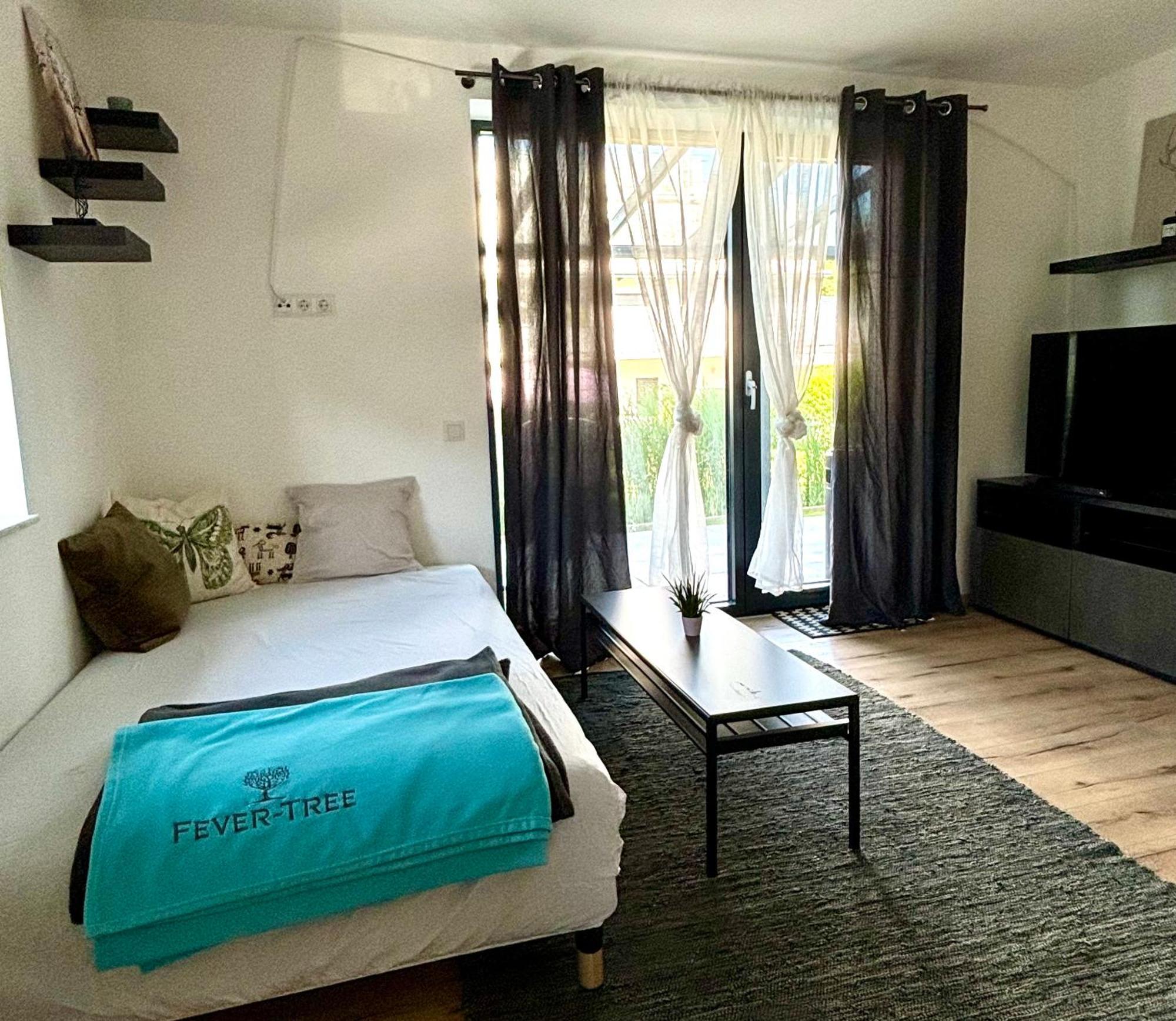 Schoene Wohnung Mit Terrasse Und Parkplatz เวลเดน อัม เวิร์ทเทอร์ซี ภายนอก รูปภาพ