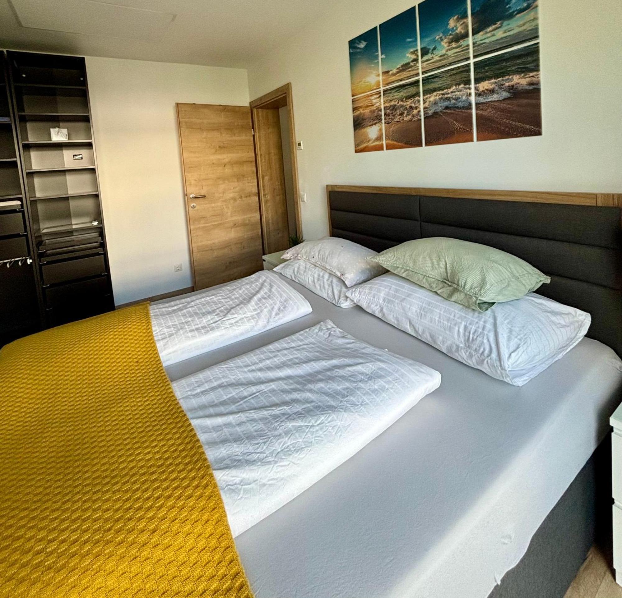 Schoene Wohnung Mit Terrasse Und Parkplatz เวลเดน อัม เวิร์ทเทอร์ซี ภายนอก รูปภาพ